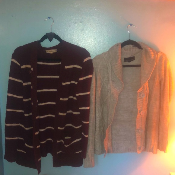 Woman’s Sweaters (ATTN! 2 diff sizes!!) - Picture 1 of 5